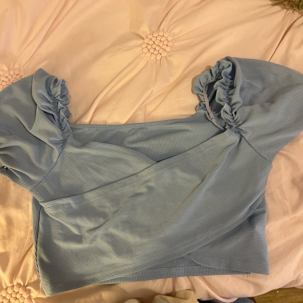 SHEIN Blue Puff Sleeve Ruffled Crop Top